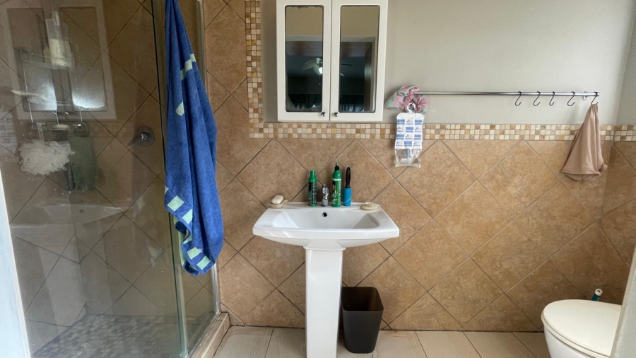 4 Bedroom Property for Sale in Blue Bend Eastern Cape